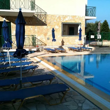 Petros Apartmanhotel 3*
