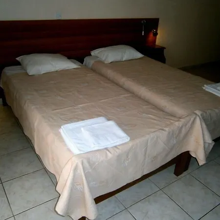 Petros Apartmanhotel 3*