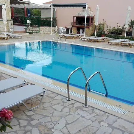 Petros Studios 3*