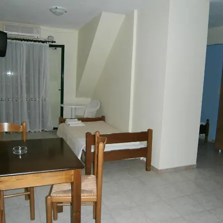 Petros Apartmanhotel 3*