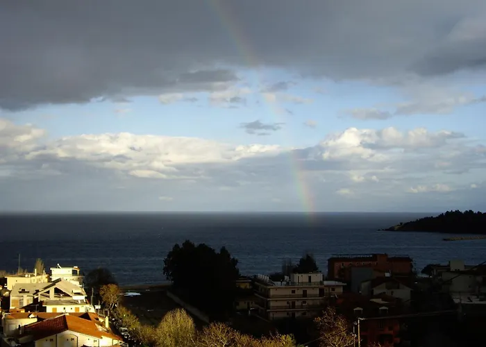 Apartahotel Petros 3*