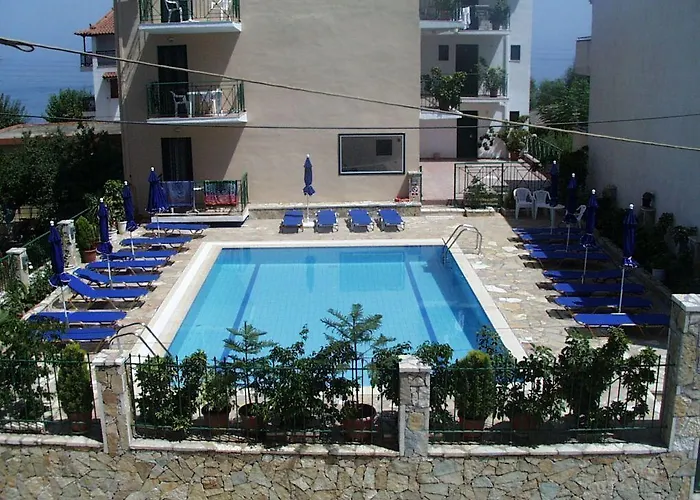 Apartahotel Petros 3*