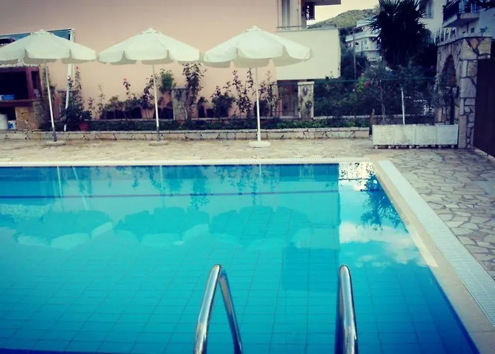 Apartahotel Petros 3*