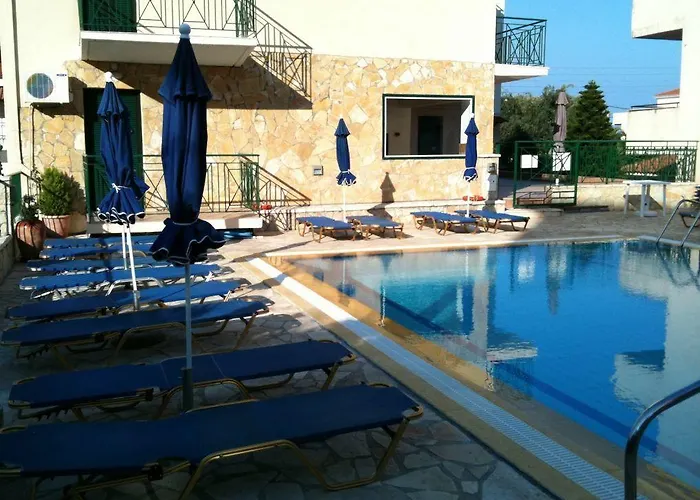 Petros Apartahotel 3*