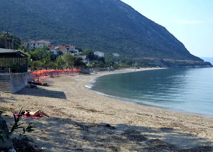 Apartahotel Petros 3*