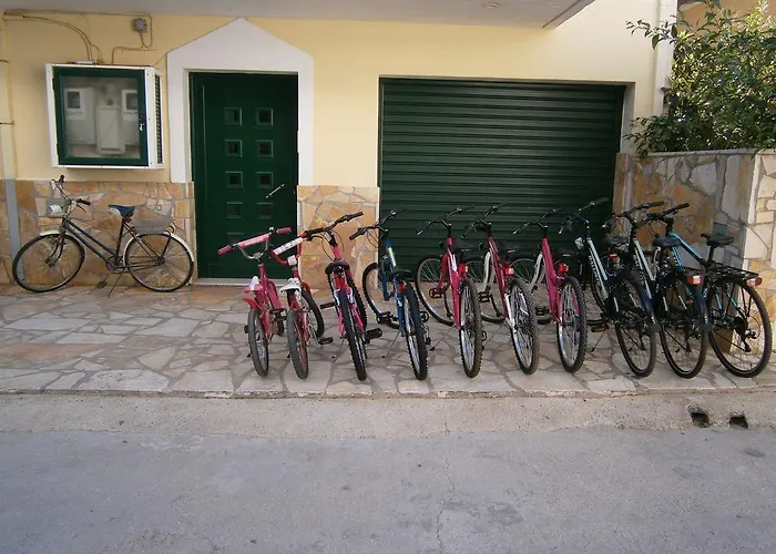 Petros 3* Poros (Kefalonia)