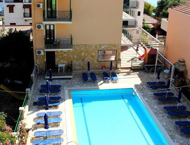 Apartahotel Petros 3*