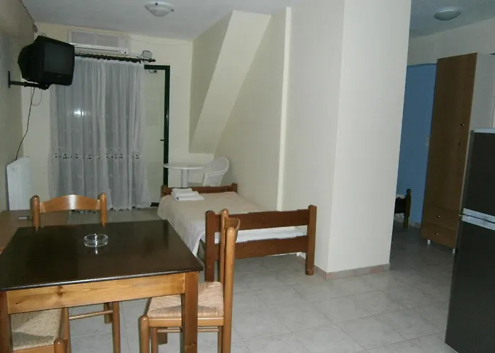 Petros Apartahotel 3*