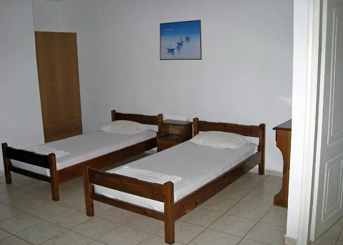 Petros Apartahotel 3*