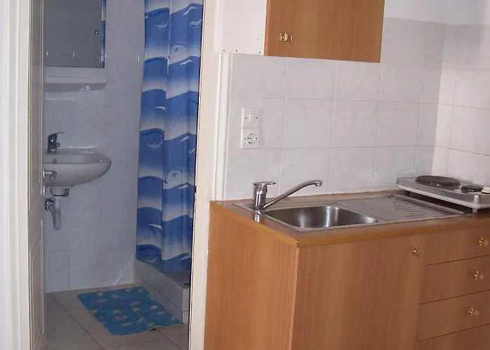 Petros Apartahotel 3*