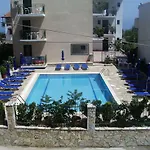 Lejlighedshotel Petros 3*