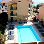 Lejlighedshotel Petros 3*