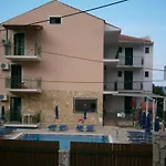 Petros 3* Poros (Kefalonia)