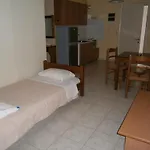 佩特罗斯一室公寓 3*