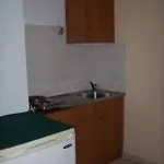 佩特罗斯一室公寓 3* 波罗斯