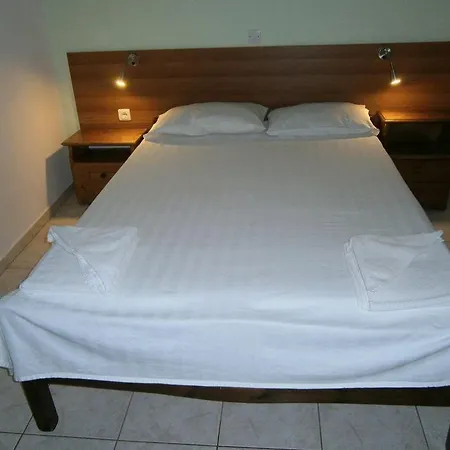 Ξενοδοχείο με διαμερίσματα Petros