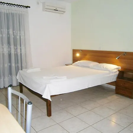 Petros Aparthotel Poros (Kefalonia)