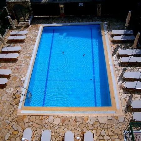 Aparthotel Petros 3*
