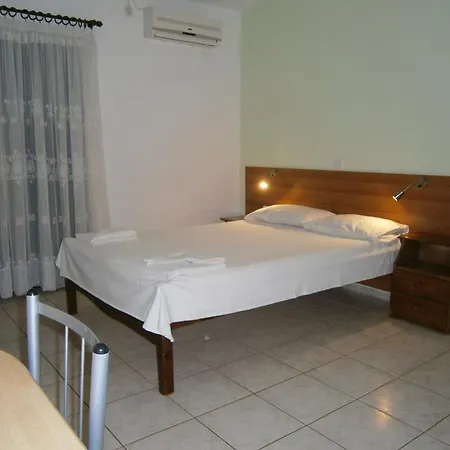 Petros 3* Poros (Kefalonia)