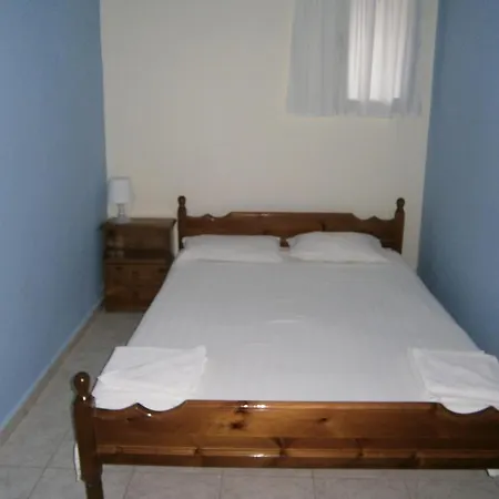Aparthotel Petros 3*